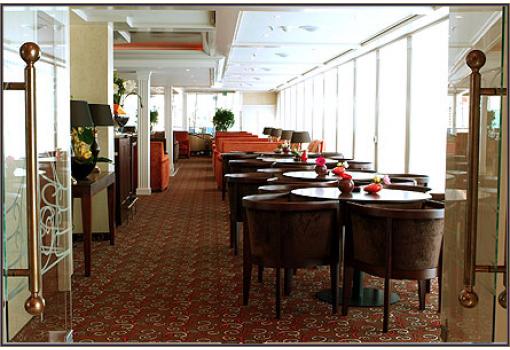 Entrada al Main Lounge